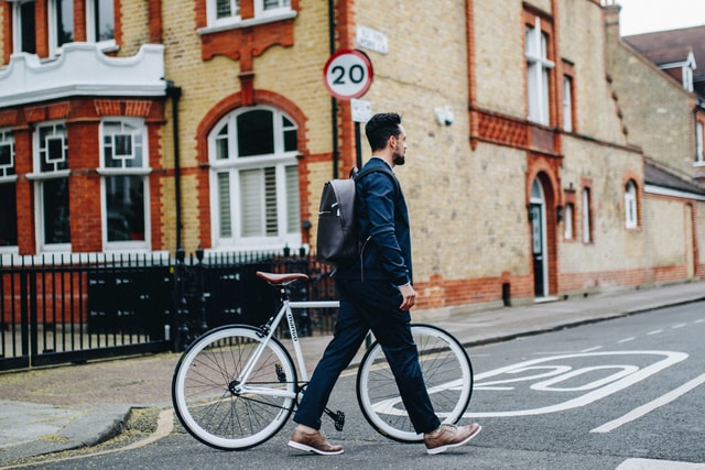 outfit gowes sepedaan biar makin kelihatan keren